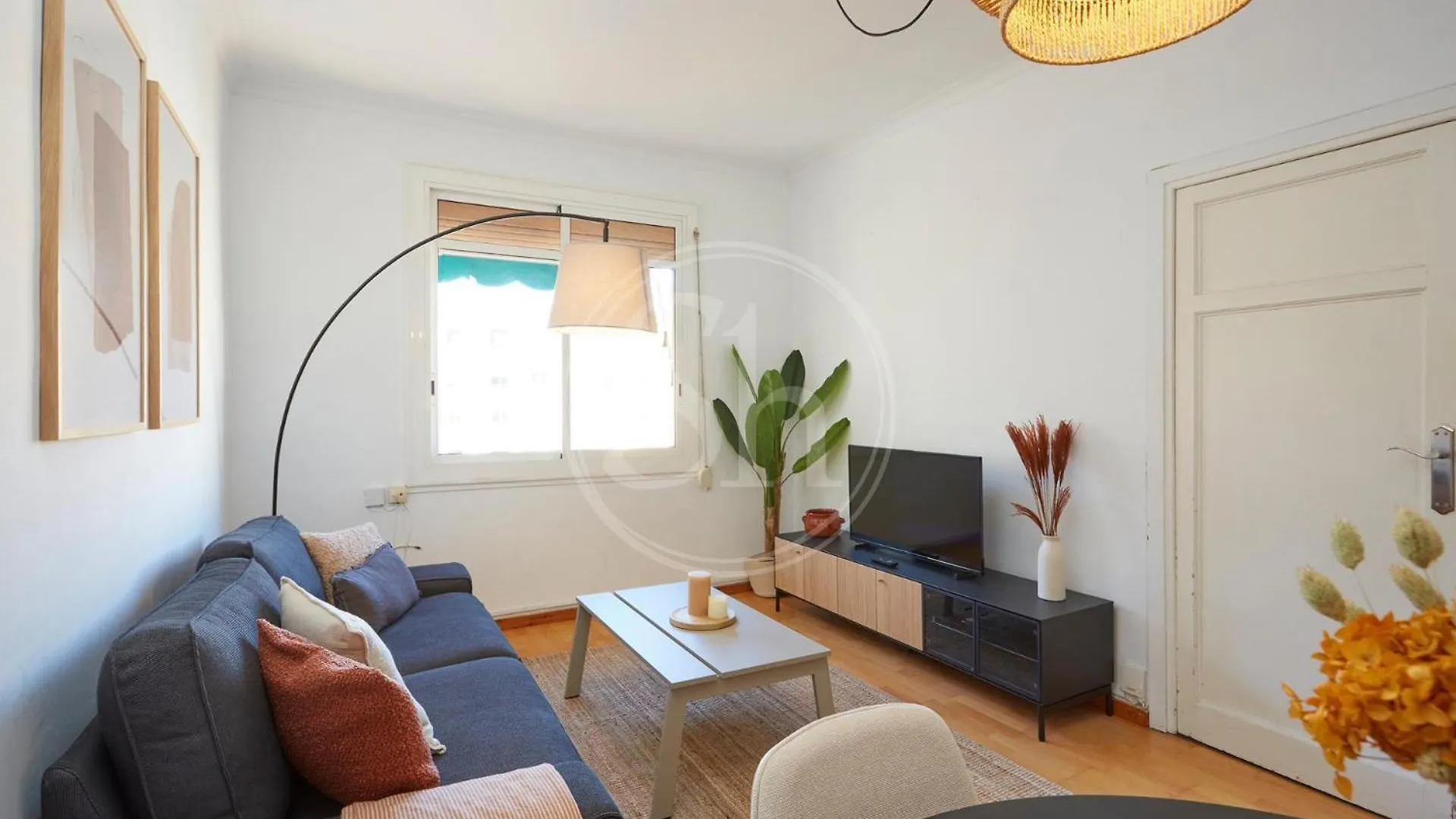 Huge Sagrada Familia Apartment Barcelona