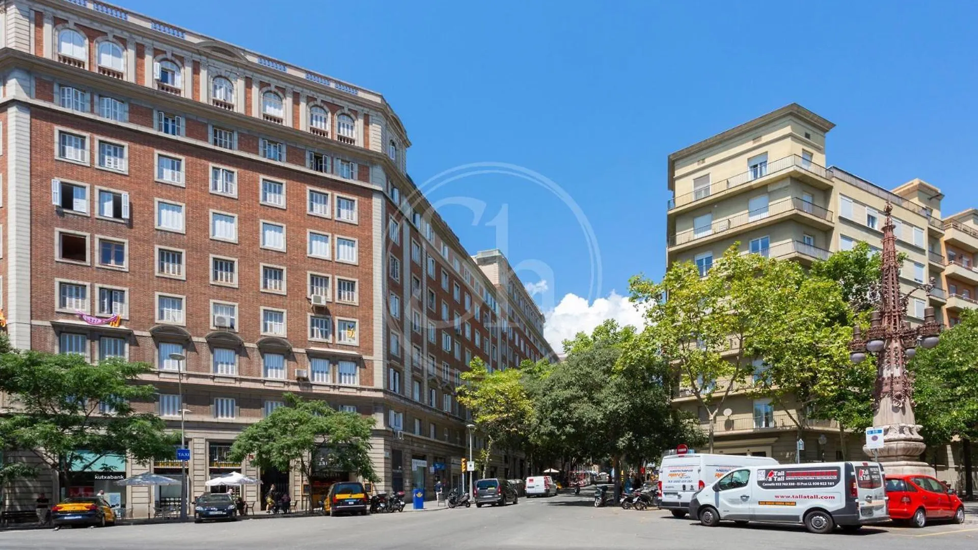 Huge Sagrada Familia Apartment Barcelona Spain