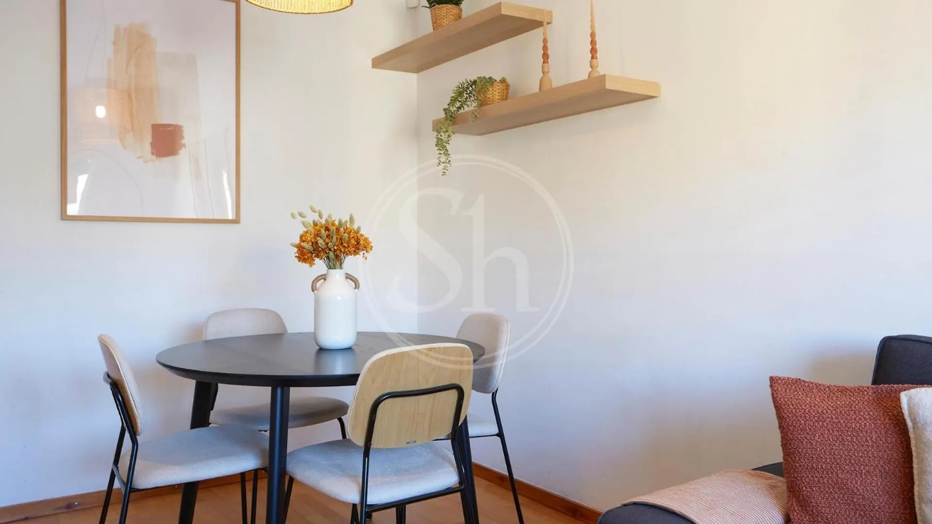 Huge Sagrada Familia Apartment Barcelona