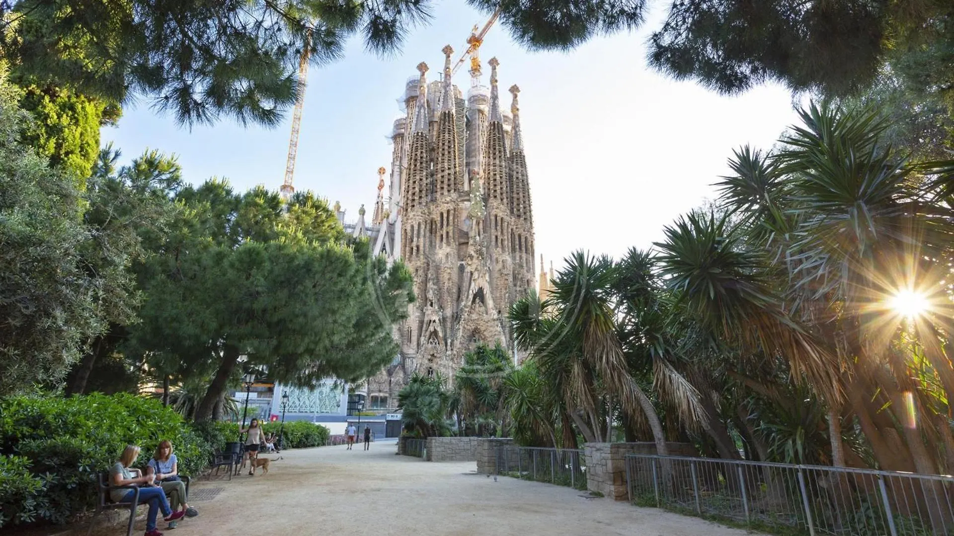 Huge Sagrada Familia Apartment Barcelona