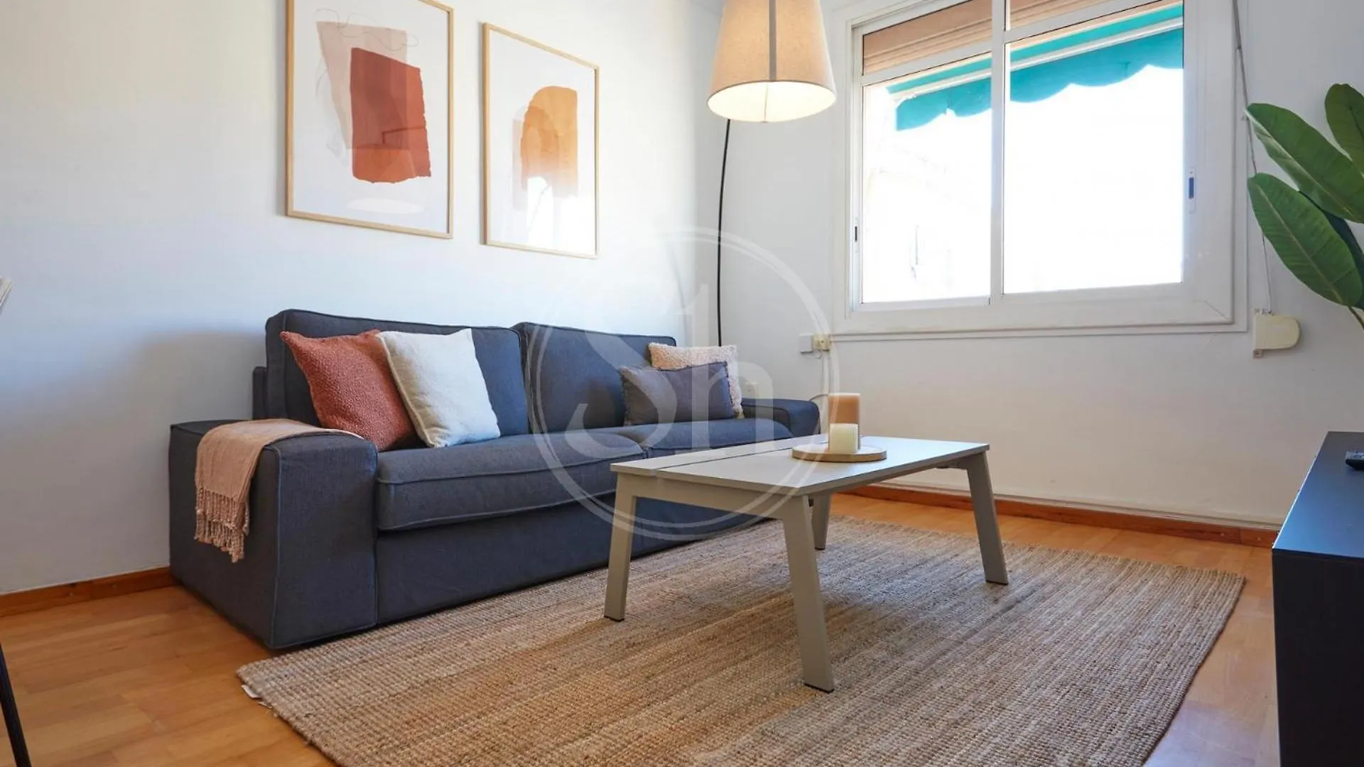 Huge Sagrada Familia Apartment Barcelona Spain