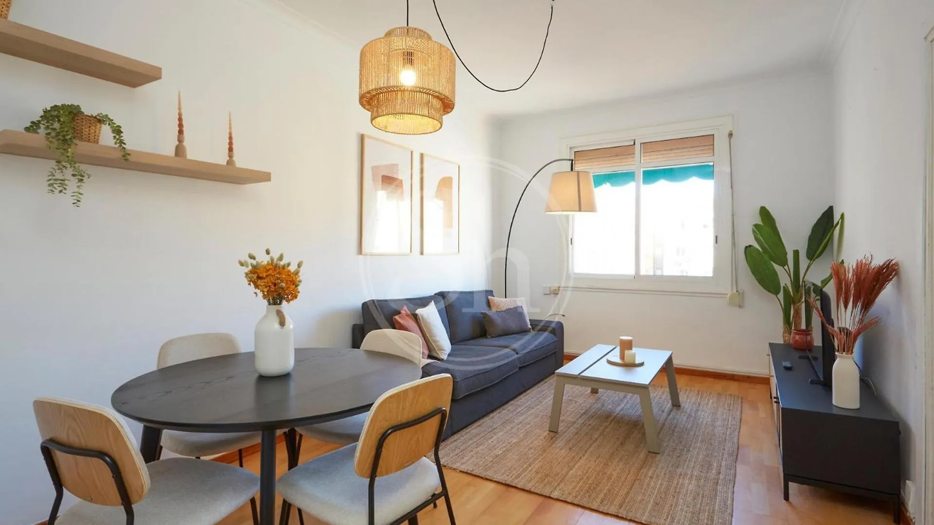 Huge Sagrada Familia Apartment Barcelona