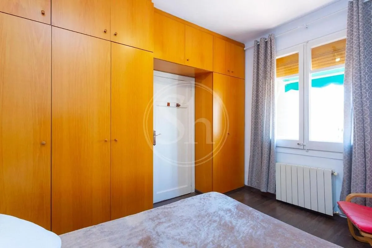 Huge Sagrada Familia Apartment Barcelona